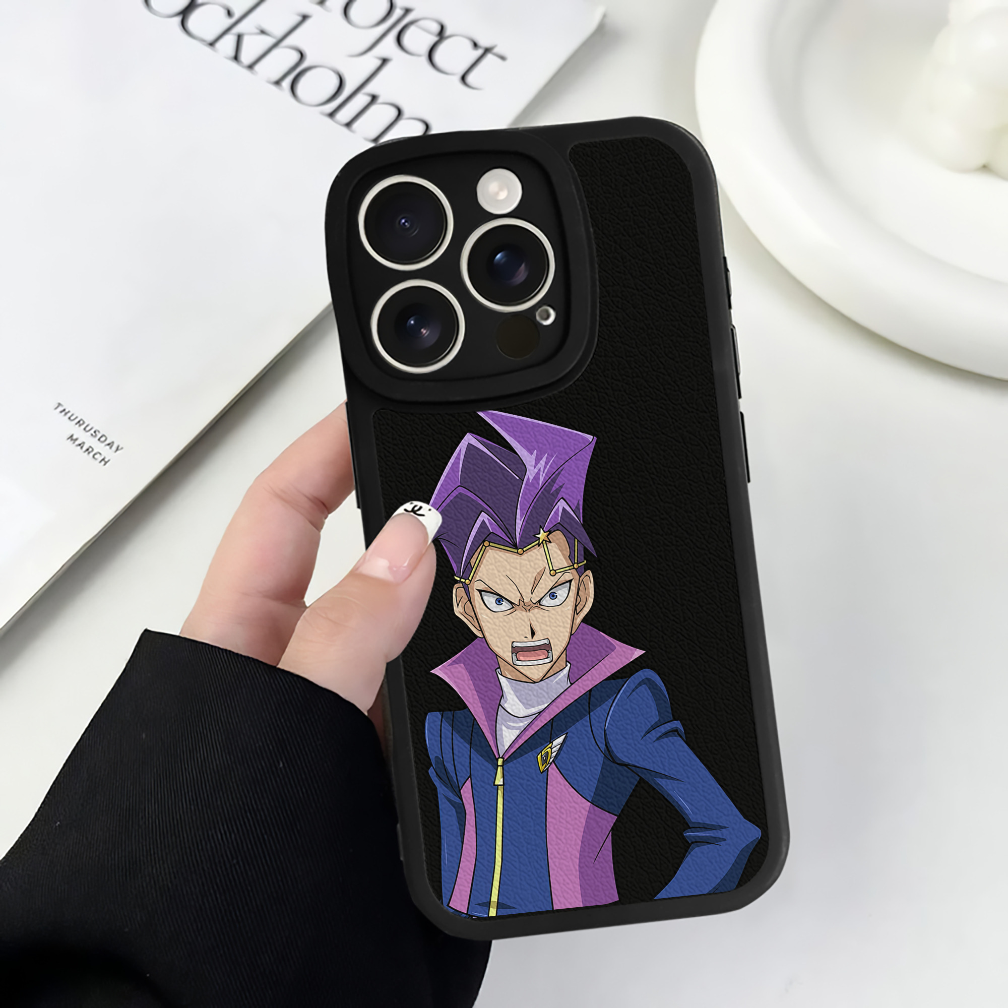 遊☆戯☆王 Yu-Gi-Oh! 【iPhone 16シリーズ対応】シリコンスマホケース（レザー調） 材質：シリコン